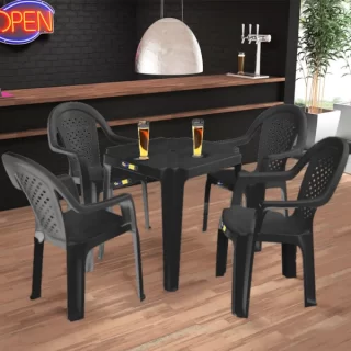 POLTRONA JACARECICA PRETA