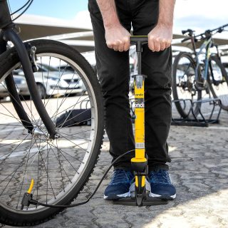 BOMBA ENCHER PNEU MOTO VONDER